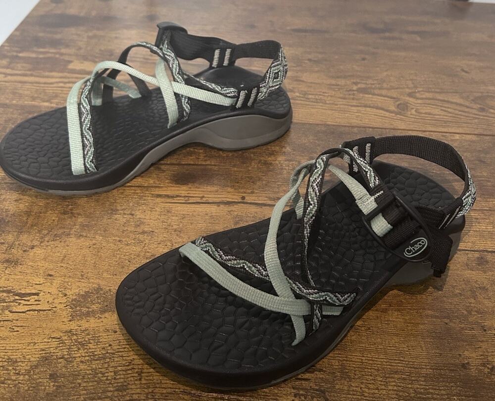 CHACO WOMENS SZ 6 VIBRAM BLUE STRAPPY SANDALS HIKING BEACH OUTDOORS SUMMER
